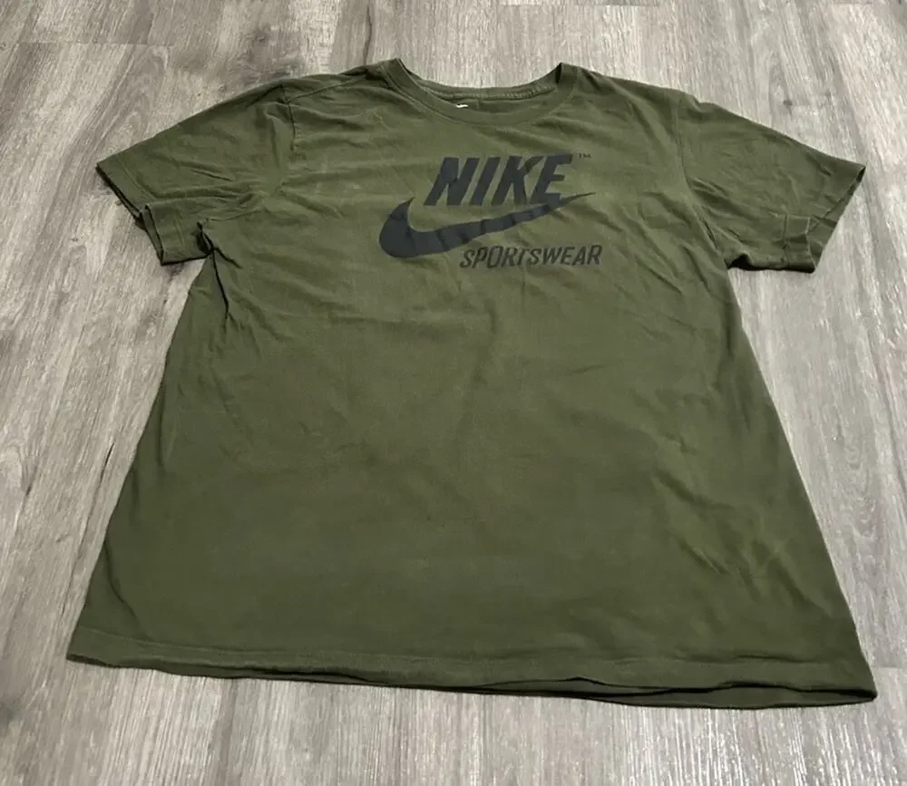 Nike Sportswear Graphic T Shirt Men’s Large Olive Green Logo Short Sleeve Tee